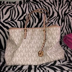 Michael Kors Jet Set Travel Medium